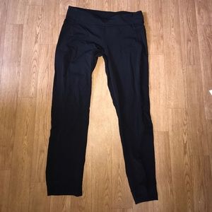 Black lululemon cropped pants